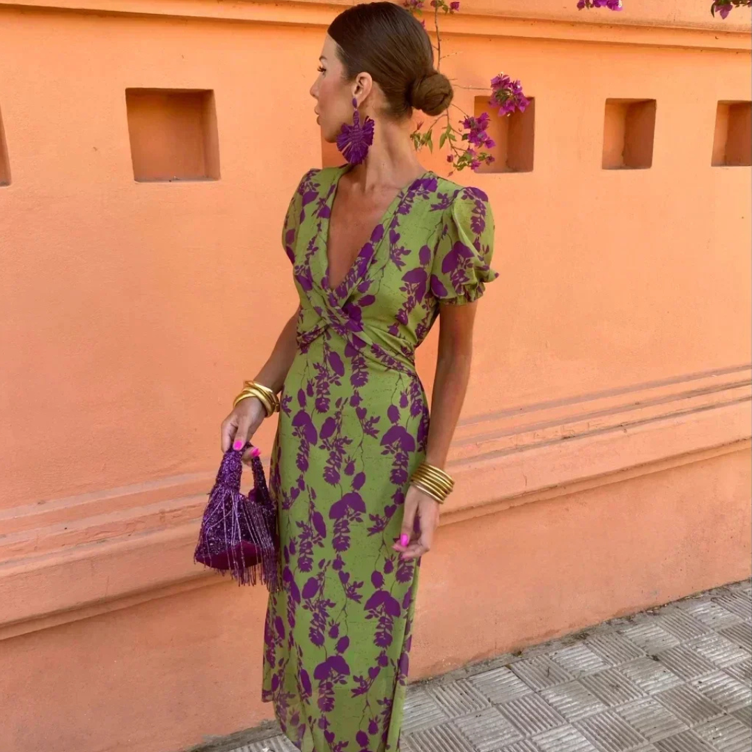Summer maxi dress for women with floral pattern and V-neck
