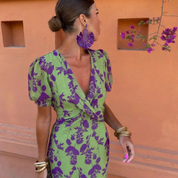 Summer maxi dress for women with floral pattern and V-neck