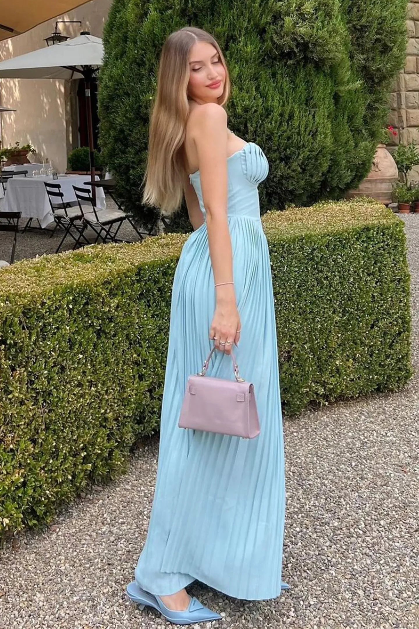 Women's maxi dress made of chiffon blend fabric with pleats and strapless