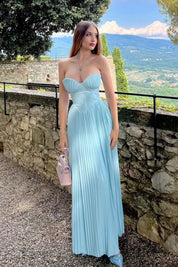 Women's maxi dress made of chiffon blend fabric with pleats and strapless