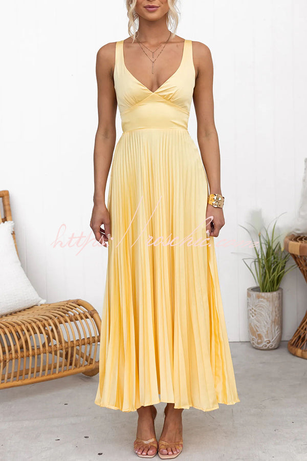 Pleated, sleeveless midi dress for women for spring events