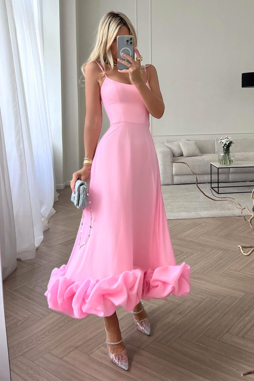 Flowing midi dress for women with a U-neck and ruffled hem