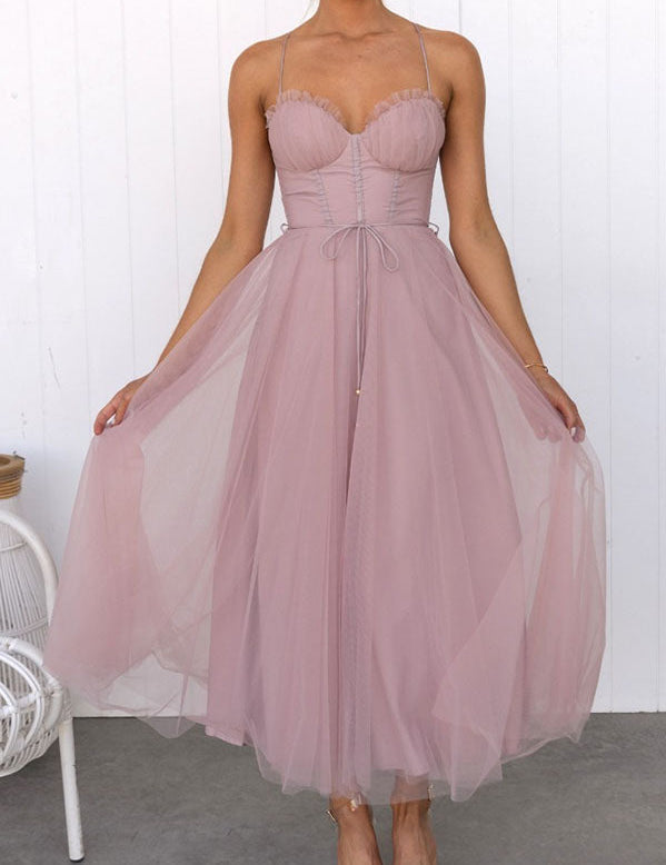 Damen-Midikleid_mit_Spaghettitr_gern_und_mehrlagigem_Rock_a.jpg