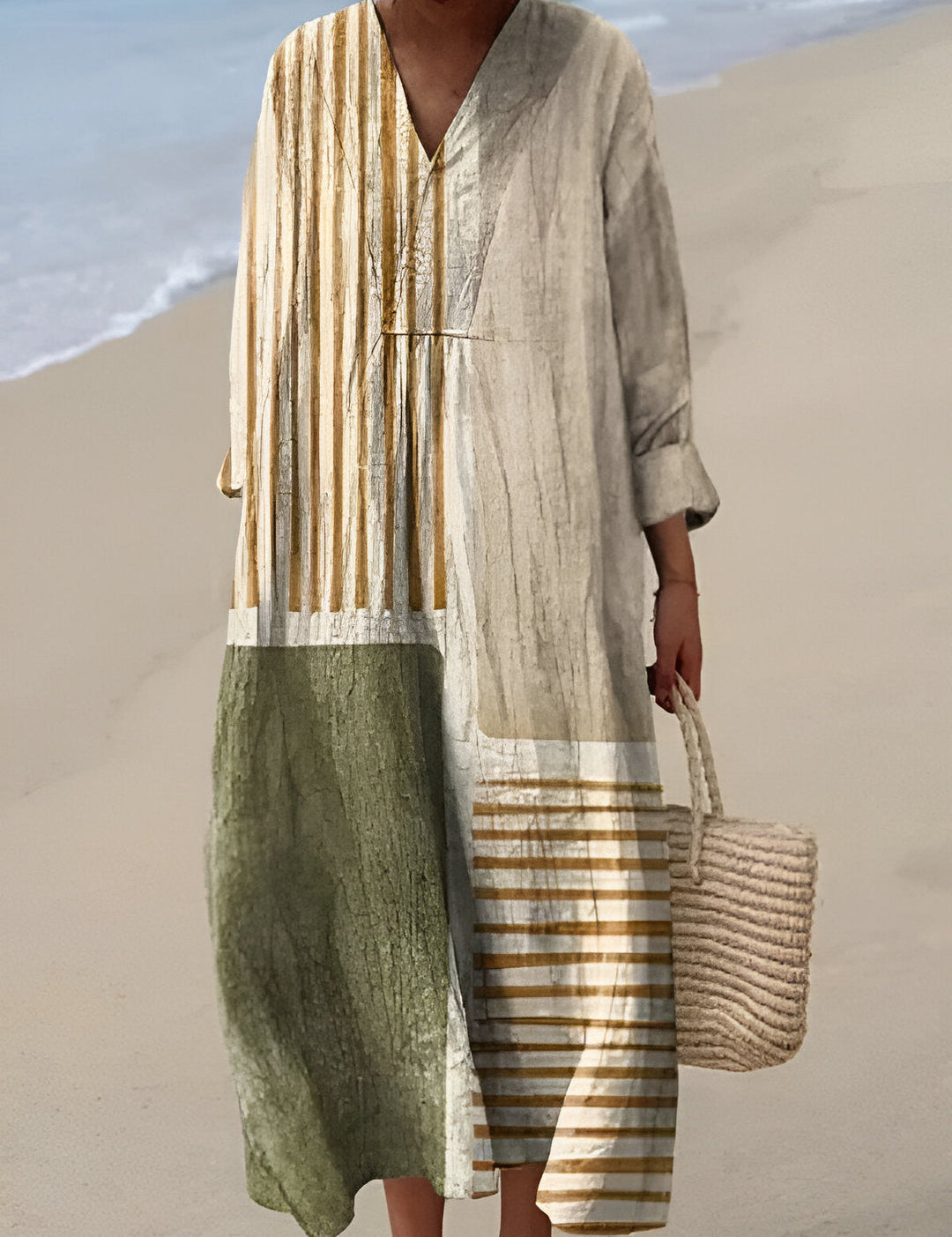 Damen-Midikleid_mit_V-Ausschnitt_und_modernem_Muster__3.jpg