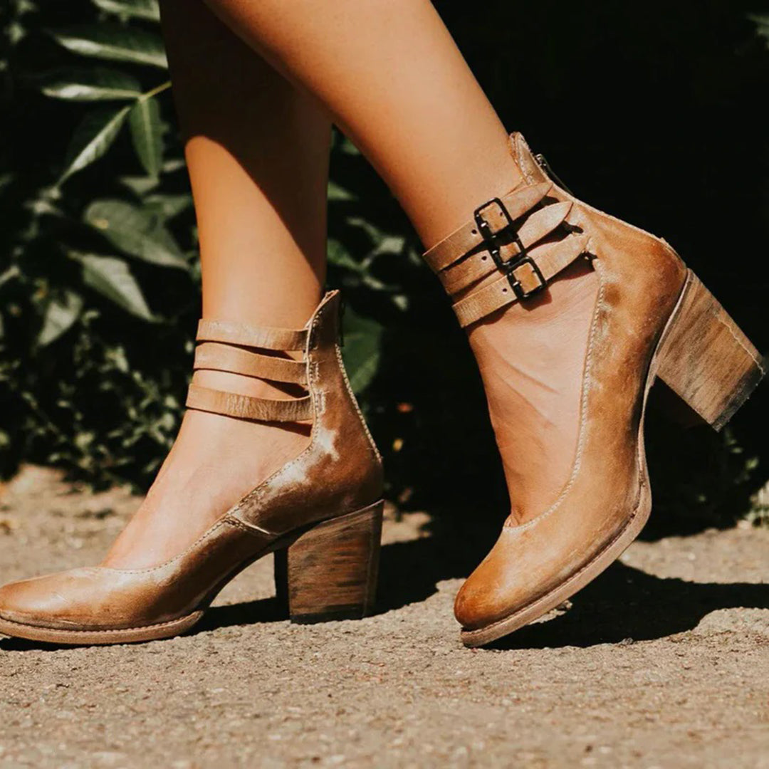 Damen-Pumps mit Knöchelriemchen und Schnallenverschluss