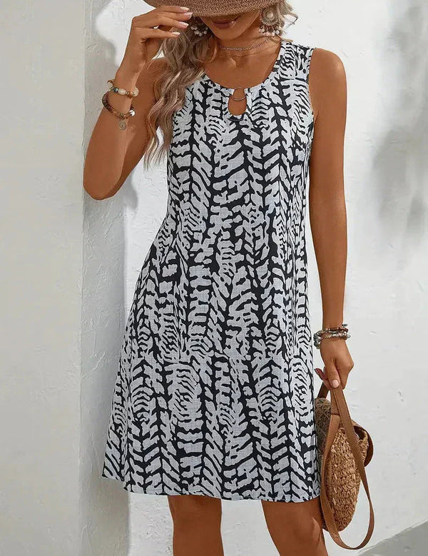 Damen-Sommerkleid_mit_Rundhalsausschnitt_und_abstraktem_Muster__8.jpg