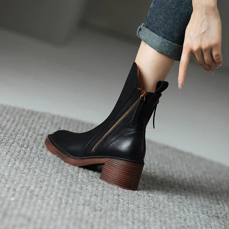 Damen Stiefeletten mit seitlichem Reißverschluss und Blockabsatz
