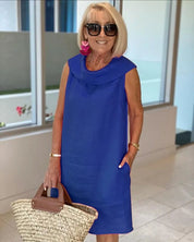 Women's Sheath Dress with Round Neckline and Side Pockets