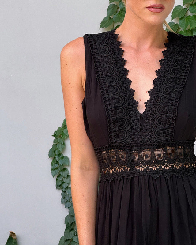 Women's Midi Dress with V-Neck and Lace Trim