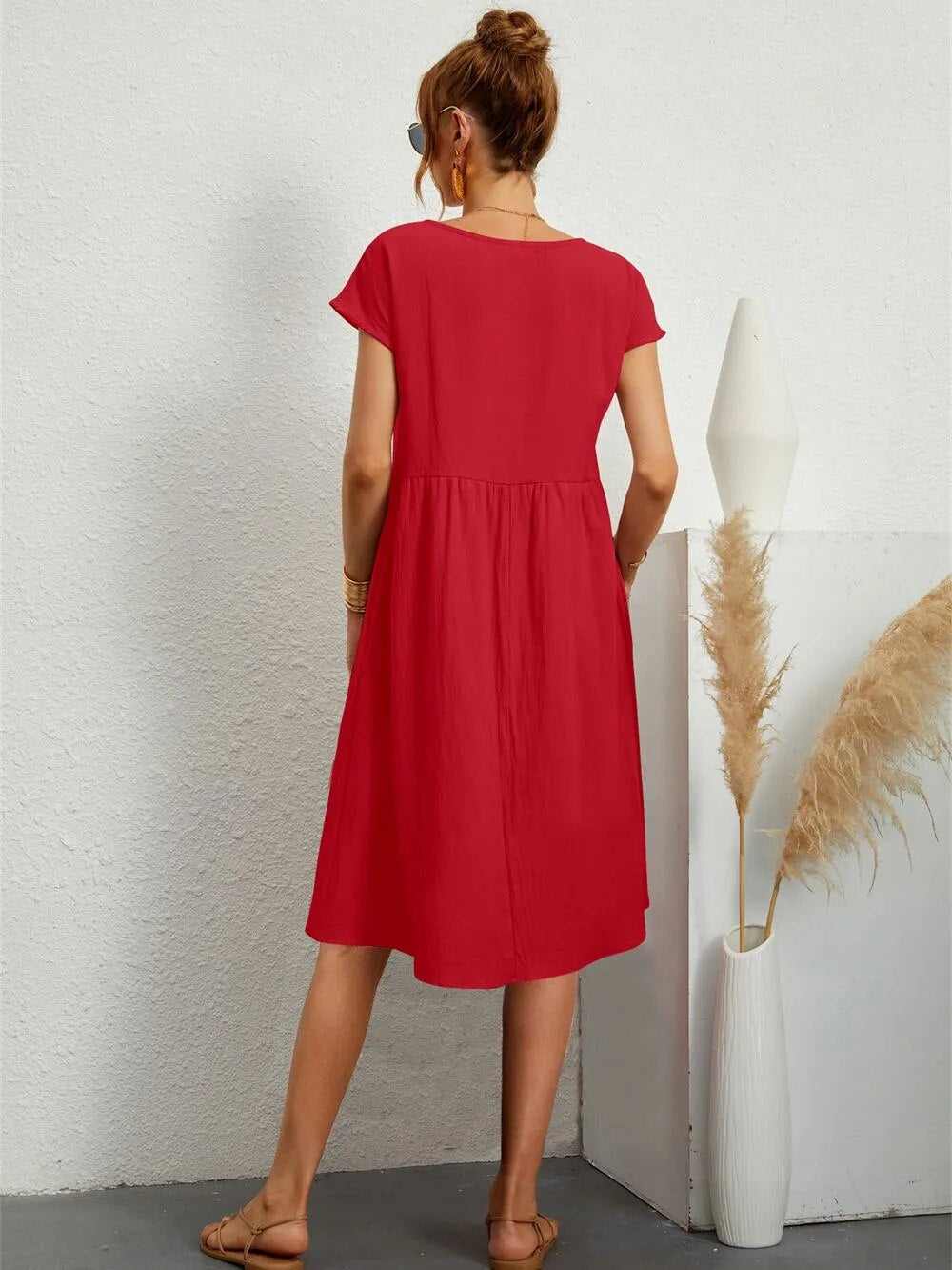 Women's V-neck dress with back zipper