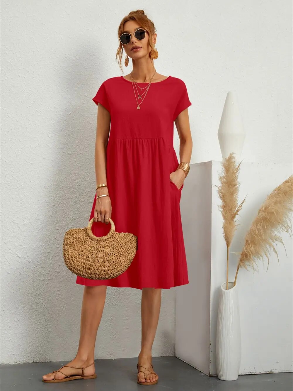 Women's V-neck dress with back zipper