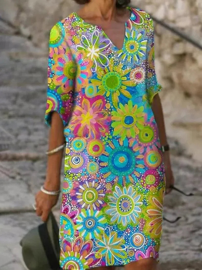 Women's dress with V-neck and short sleeves