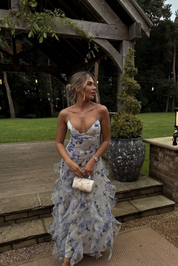 Maxi dress for women with straps, tiered skirt and pleated top