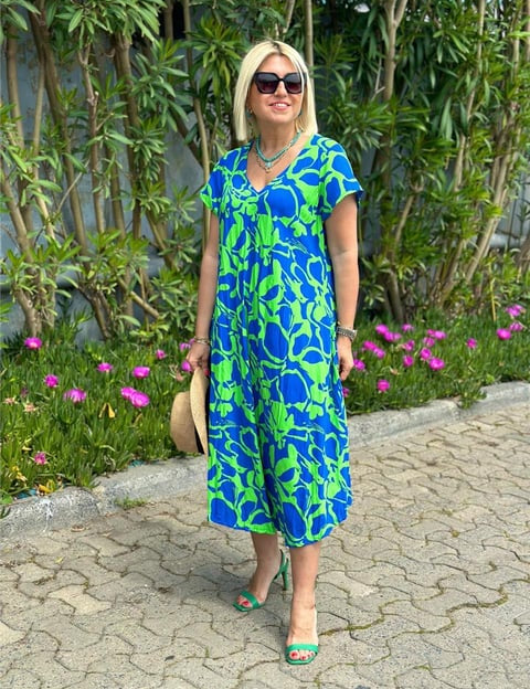 Frauen_Blumenkleid_mit_V_Ausschnitt_und_kurzen_Armeln__1.jpg