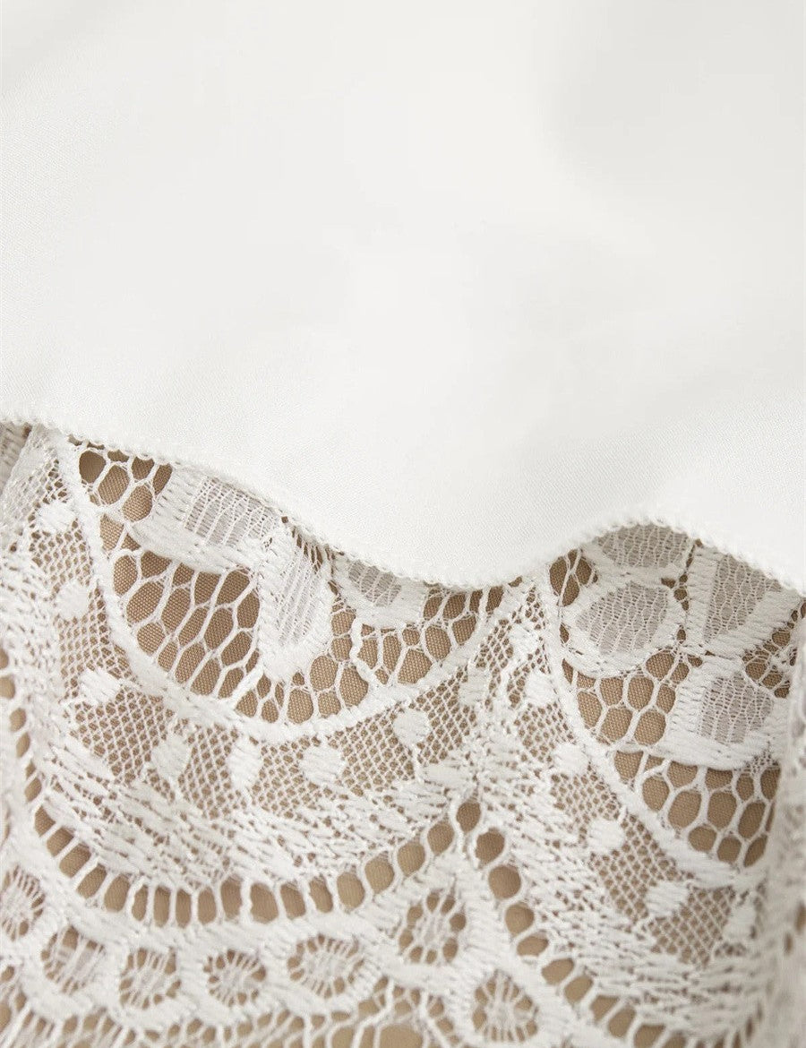 Frauen_Boho_Kleid_mit_rundem_Ausschnitt_und_Spitze_Details__3.jpg