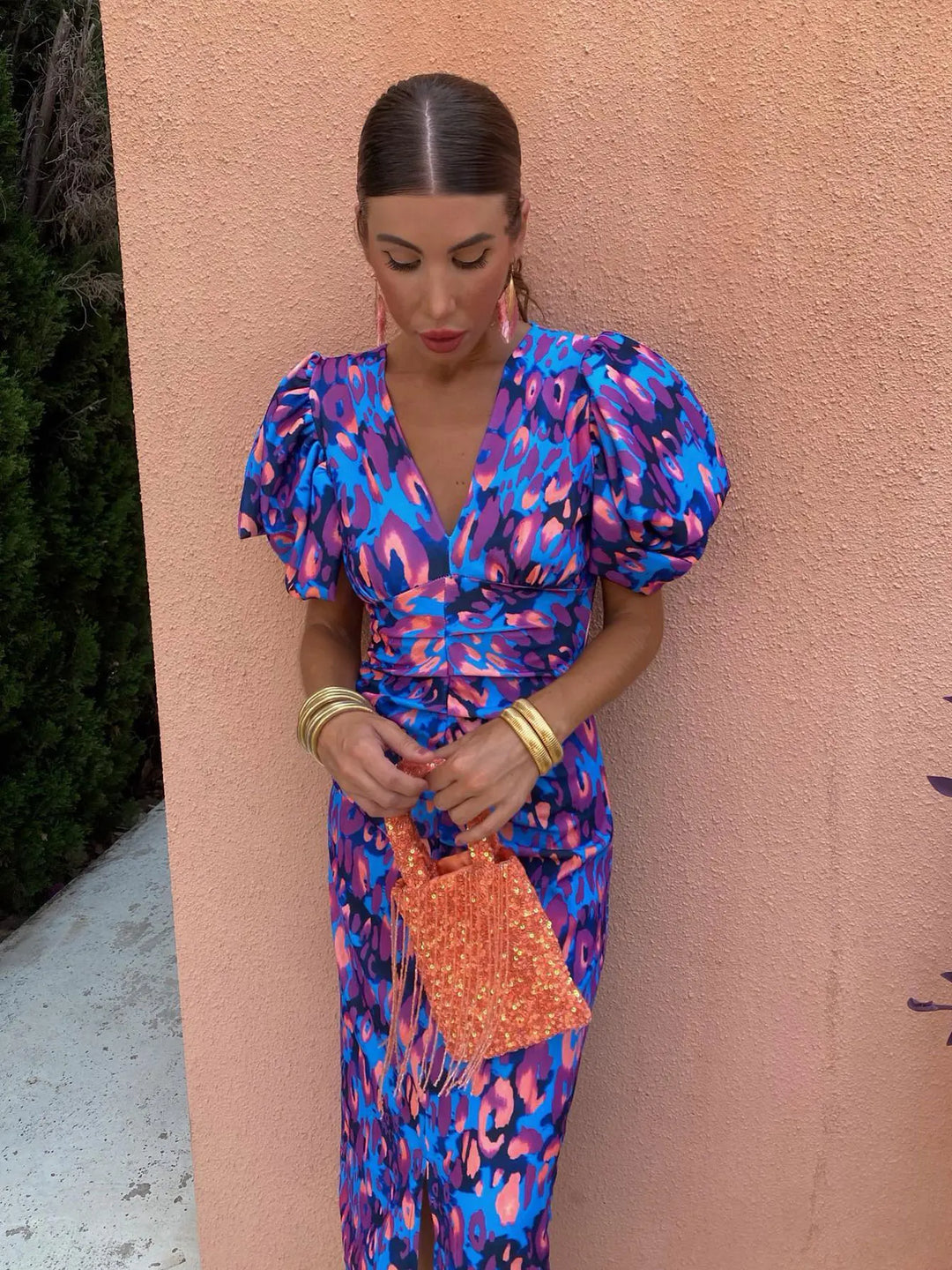 Women's Midi Dress with V-Neck and Short Puff Sleeves
