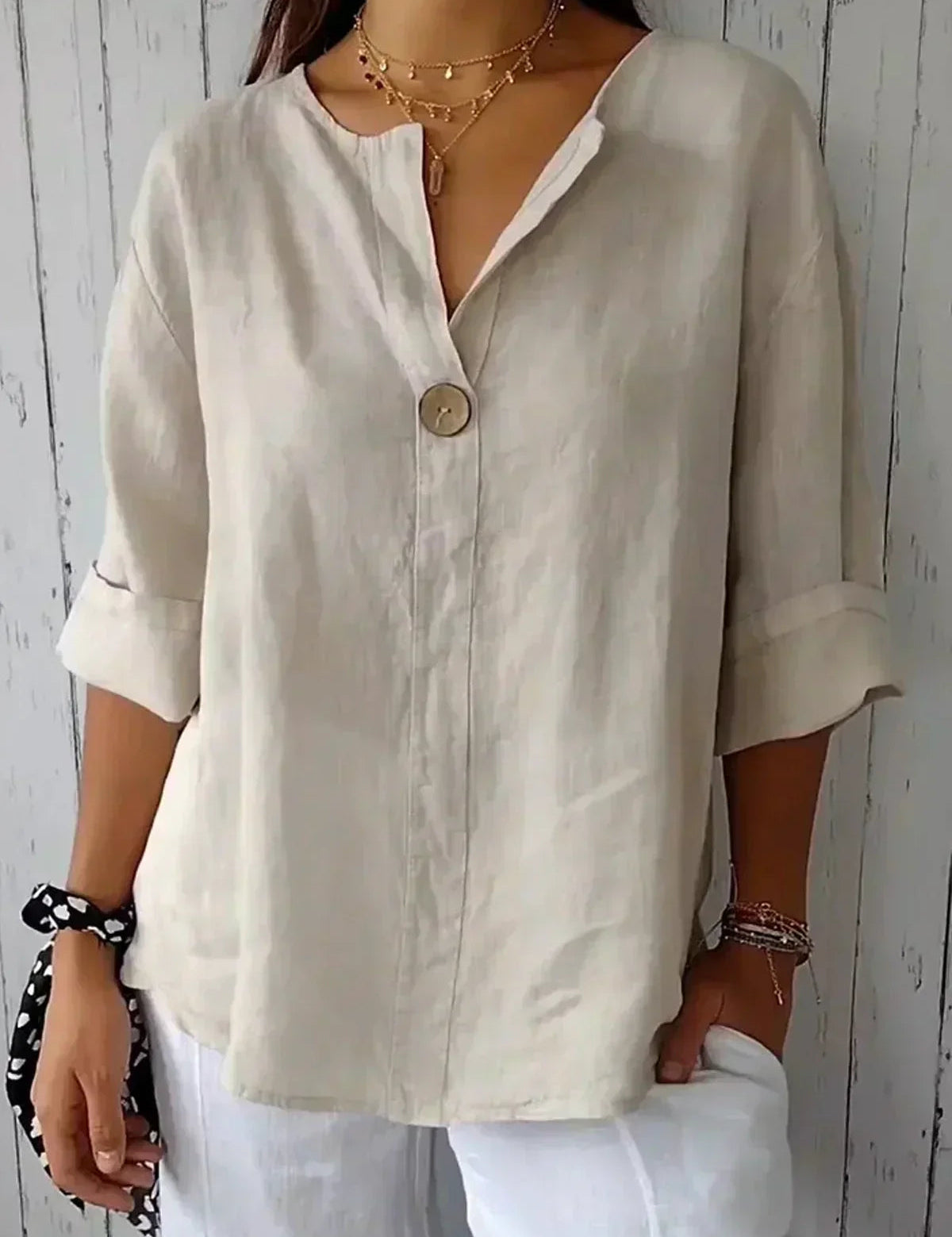 Frauen__Freizeit__Button__up__Top__mit__V__Ausschnitt__und__hochgerollten__Armeln__1_f723c2ce-76fe-46de-b285-0b296af67422.jpg