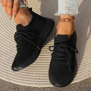 Gestrickte Damen-Sneakers mit Schnürung vorne und Schlupfpassform