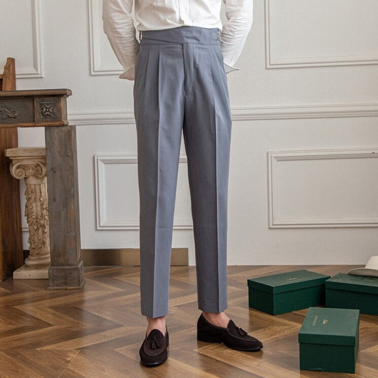Herrenhose mit hohem Bund und Vorderfalten
