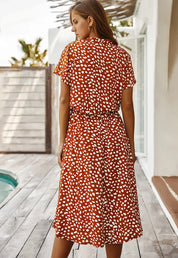 Women's short-sleeved dress with a round neckline and stitched hem