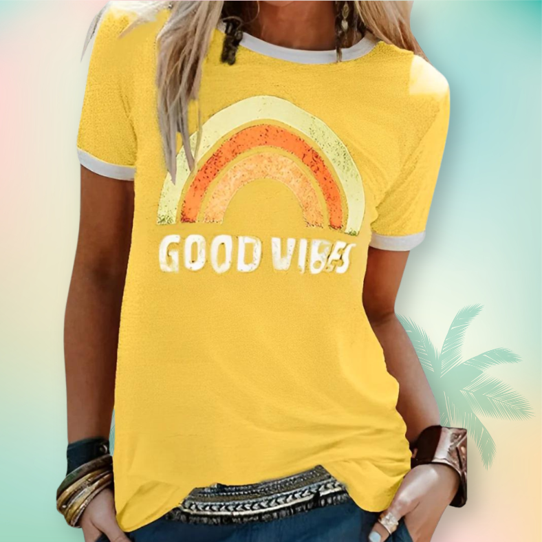 Short-sleeved graphic women's t-shirt with a round neck