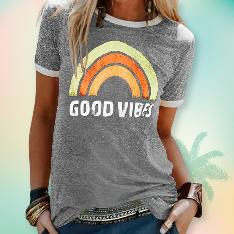 Short-sleeved graphic women's t-shirt with a round neck