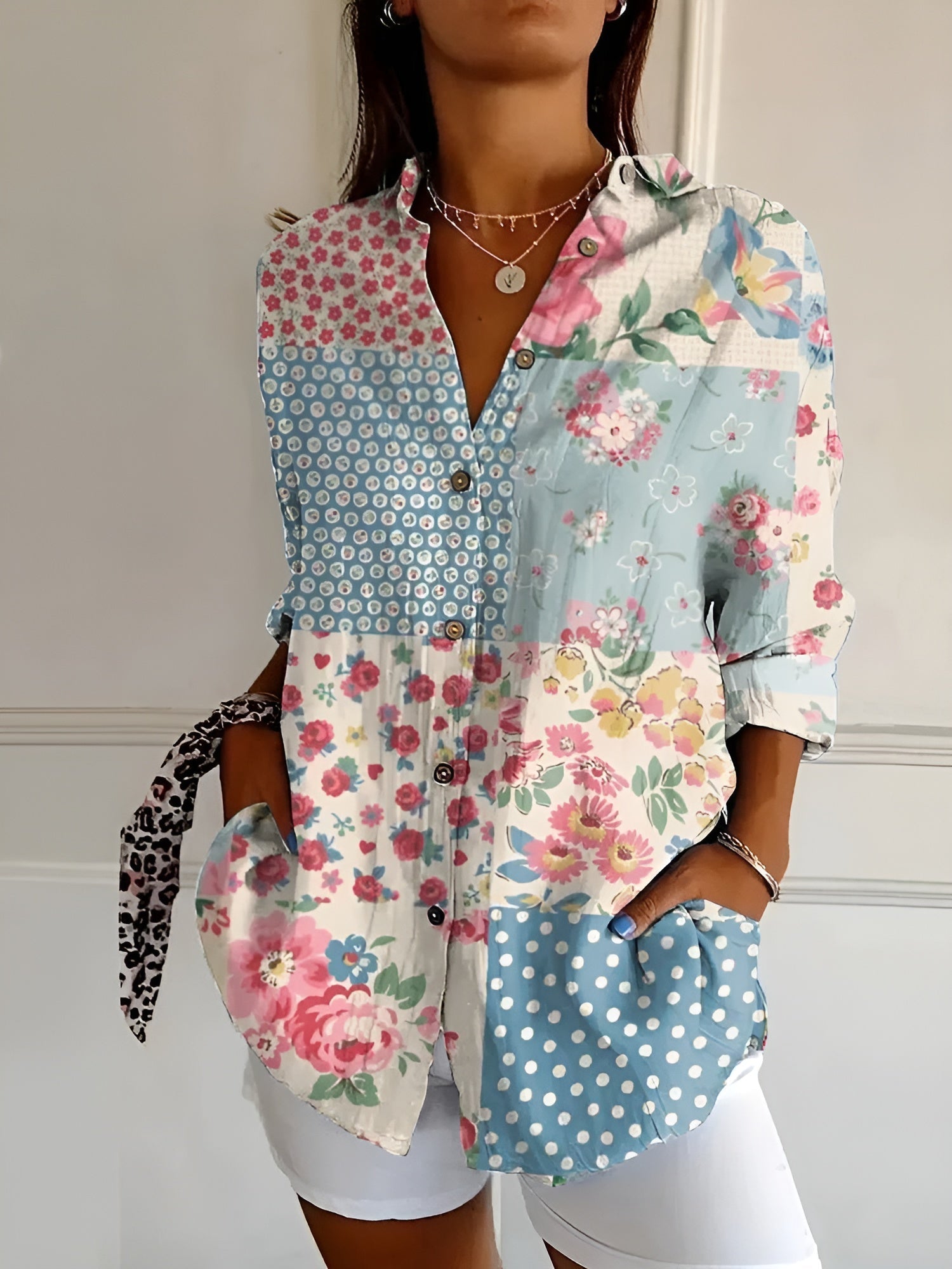 Long-sleeved women's blouse with floral pattern for spring and summer