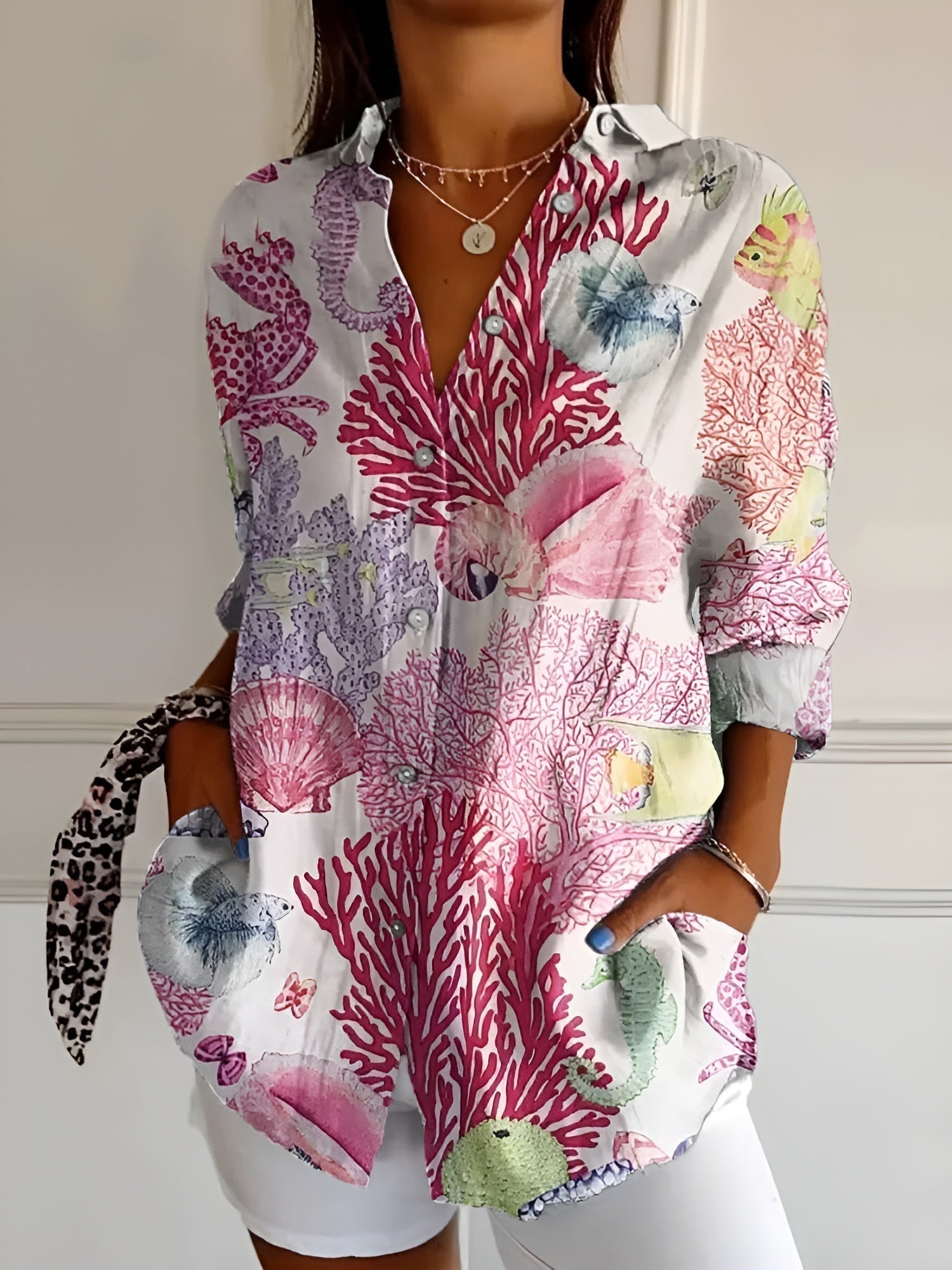Long-sleeved women's blouse with floral pattern for spring and summer