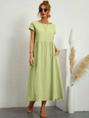 Women's Dress with Round Neck and Side Pockets