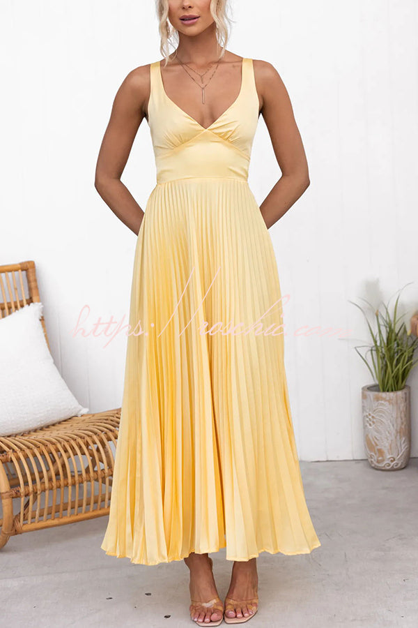 Pleated, sleeveless midi dress for women for spring events