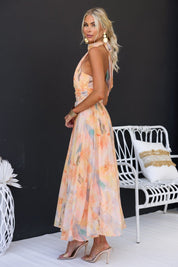 Maxi dress for women with floral pattern and halter neckline made of chiffon blend fabric