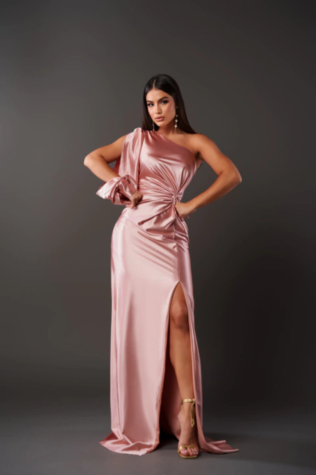Satin maxi dress for women with one strap and high side slit