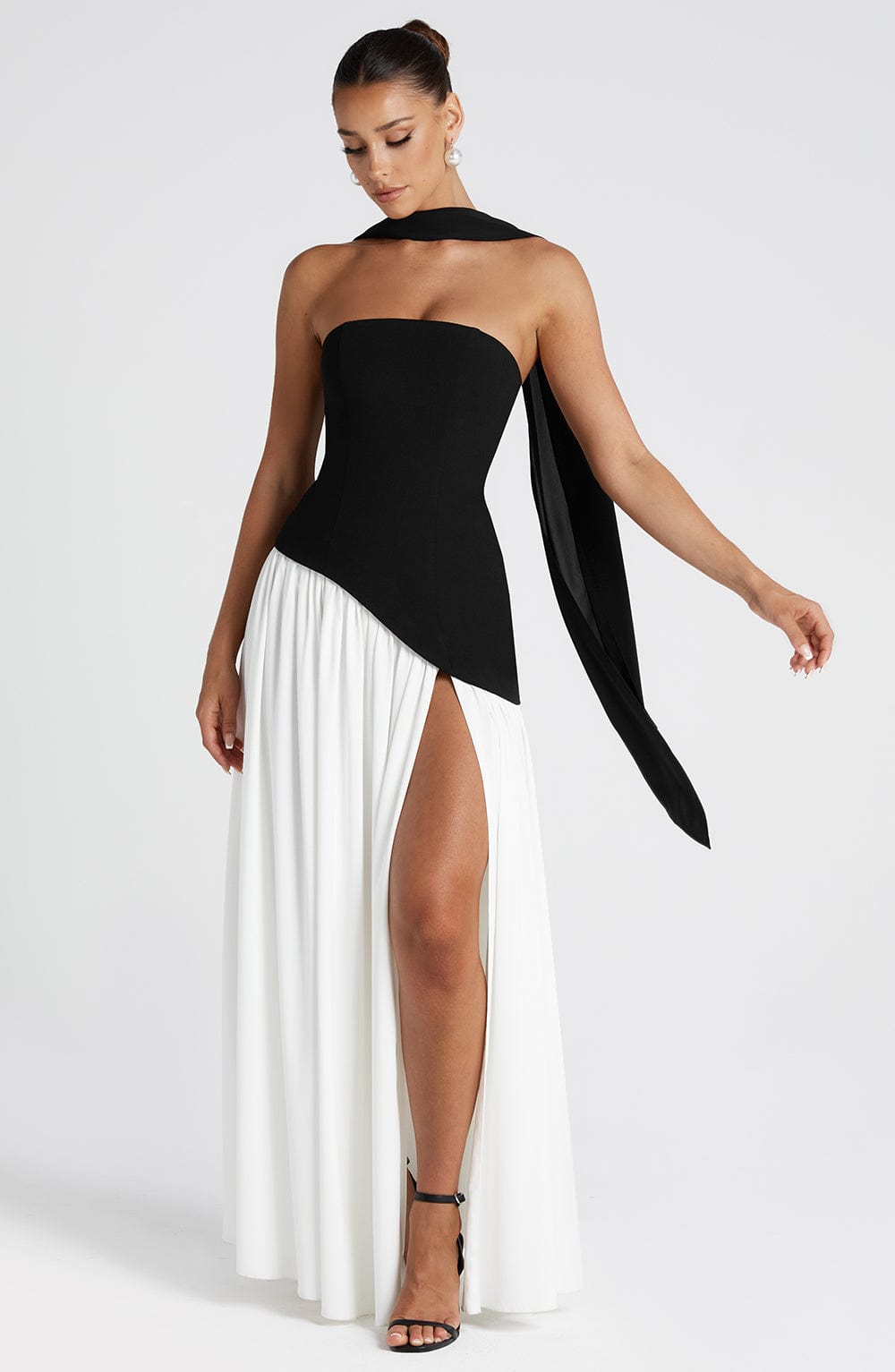 Strapless evening dress for women with a high side slit