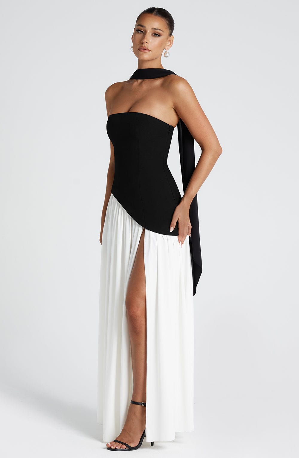 Strapless evening dress for women with a high side slit
