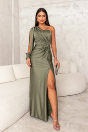 Satin maxi dress for women with one strap and high side slit